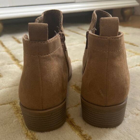 Time and Tru Women's Beige/Tan Faux Suede Ankle Boots Side Zip Size 8.5 - Picture 5 of 7